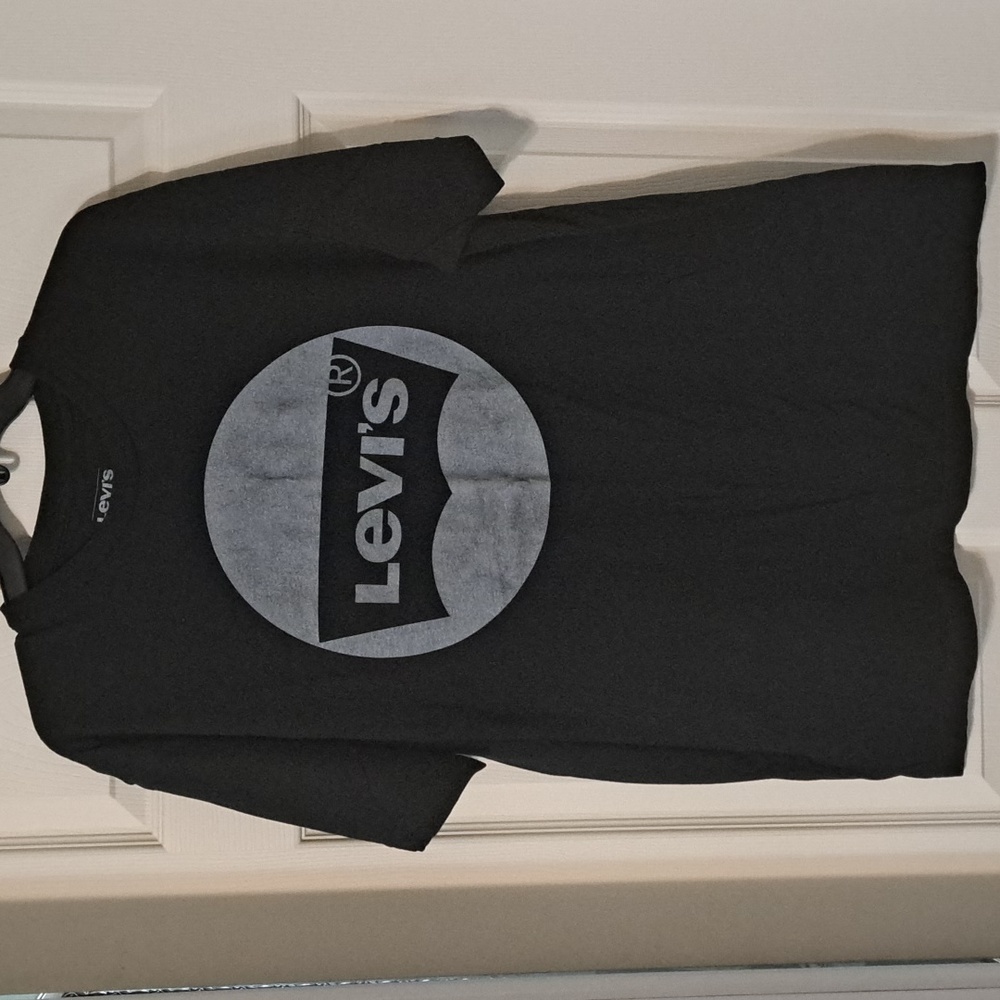 Men's Black Levi's T-shirt
